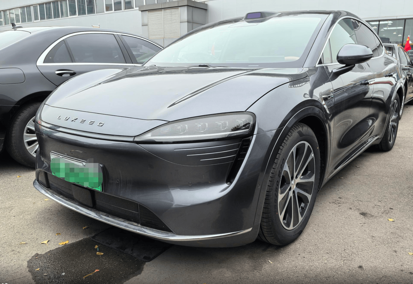 Luxeed R7 (Huawei)