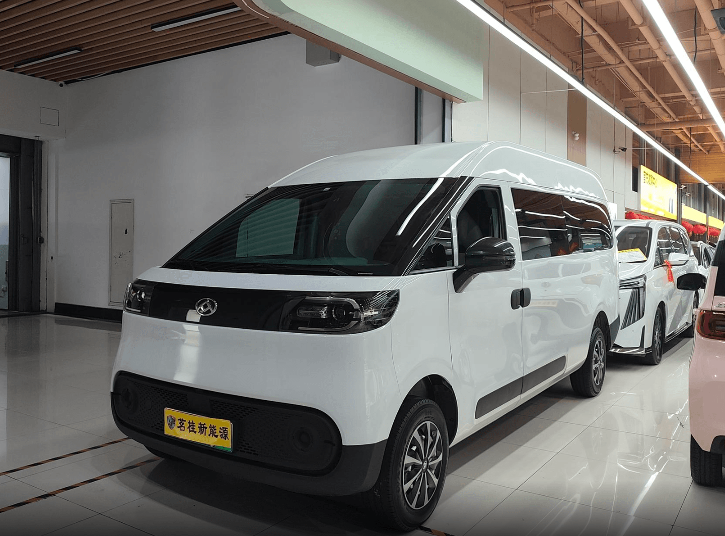 SAIC Maxus Maxus eDeliver 5